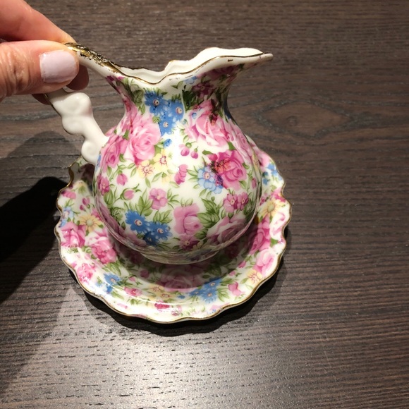 Royal Chintz vintage micro mini pitcher w/saucer - Picture 10 of 12